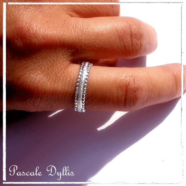 Alliance perlee diamantee 4mm ou 5mm argent massif 925 rhodie Linas Pascaledyllis