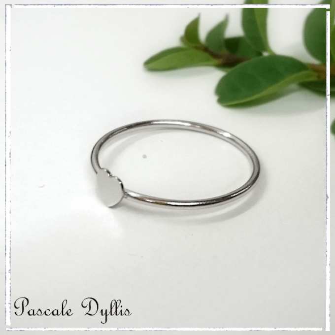 Bague minimaliste petit coeur platine 950