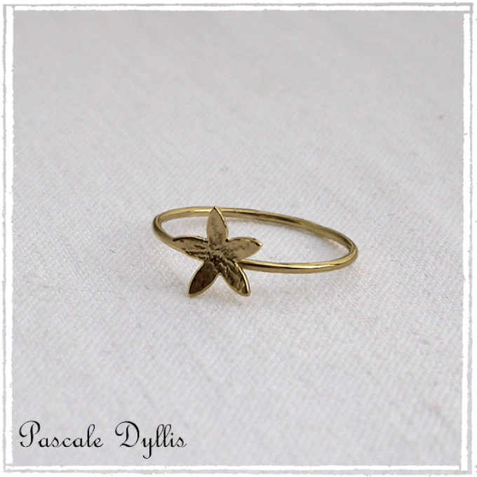 Bague fine elfique 1 fleur or massif 750 ou platine massif 950 - Bague Ofelia or